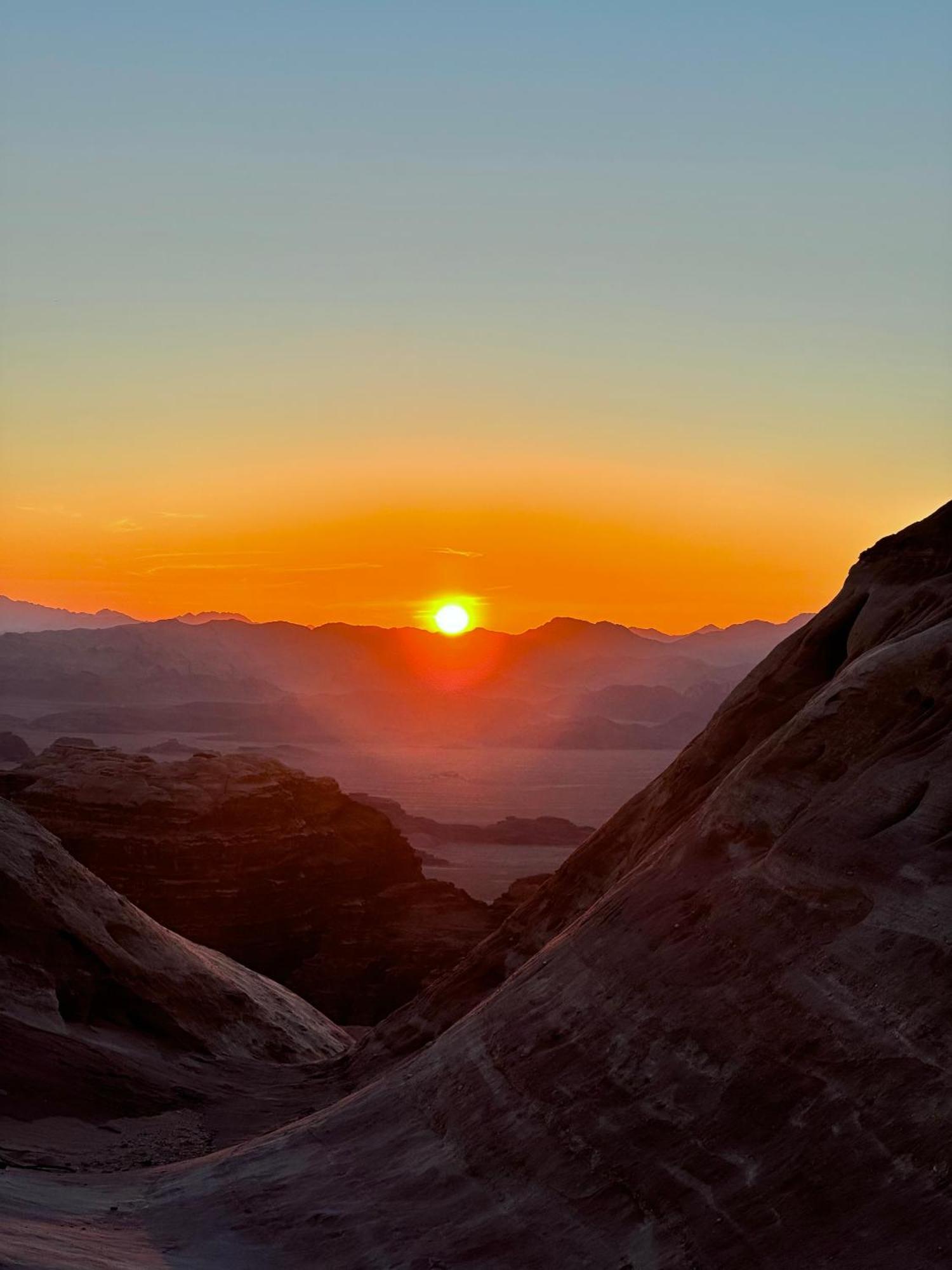 ホテル Wadirum Sunset Camp ワディ ・ラム エクステリア 写真