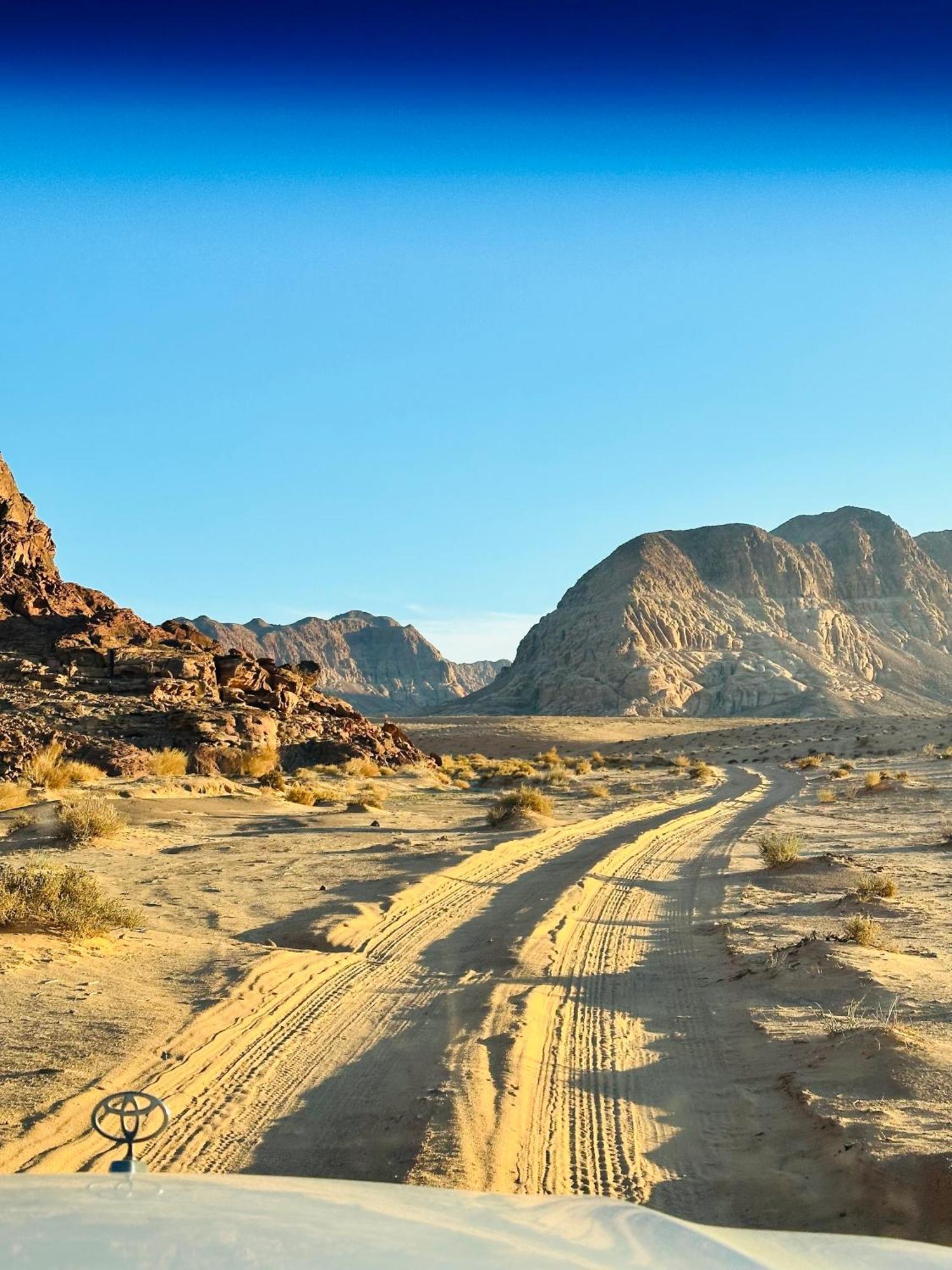 ホテル Wadirum Sunset Camp ワディ ・ラム エクステリア 写真